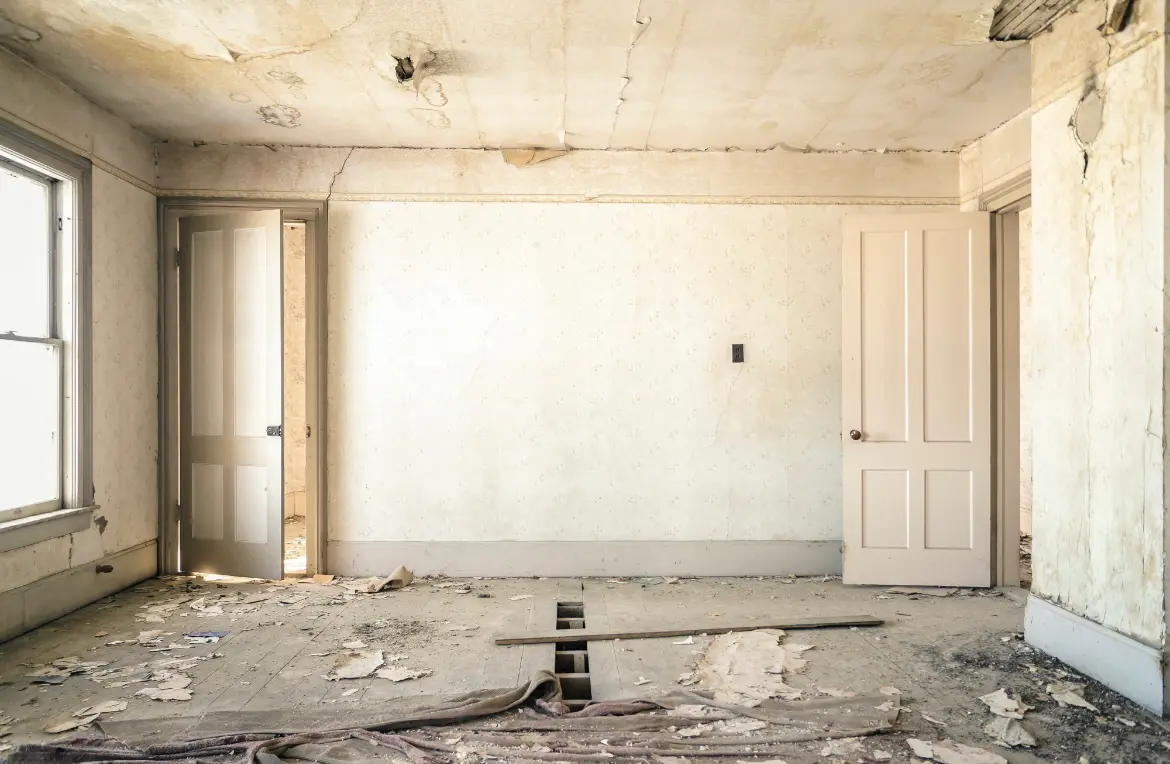 Waste disposal crew managing a cleanout project in Fort Stockton